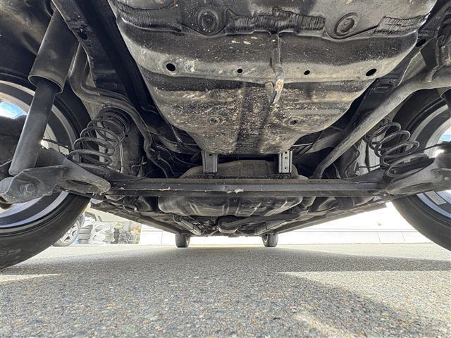 ミラ Ｘリミテッド　ＥＲ　冬タイヤ社外アルミ車載　社外ナビ　フルセグＴＶ　Ｂｌｕｅｔｏｏｔｈ　　動格納ミラー　キーレス　スペアキー　ドアバイザー　フロアマット（6枚目）