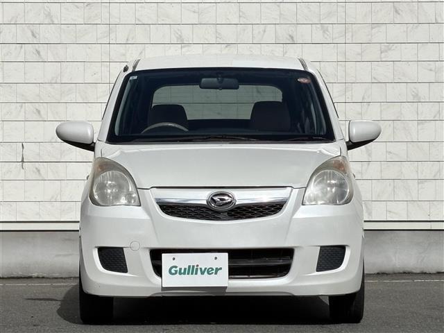 ミラ Ｘリミテッド　ＥＲ　冬タイヤ社外アルミ車載　社外ナビ　フルセグＴＶ　Ｂｌｕｅｔｏｏｔｈ　　動格納ミラー　キーレス　スペアキー　ドアバイザー　フロアマット（7枚目）