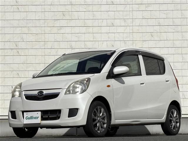 ミラ Ｘリミテッド　ＥＲ　冬タイヤ社外アルミ車載　社外ナビ　フルセグＴＶ　Ｂｌｕｅｔｏｏｔｈ　　動格納ミラー　キーレス　スペアキー　ドアバイザー　フロアマット（8枚目）