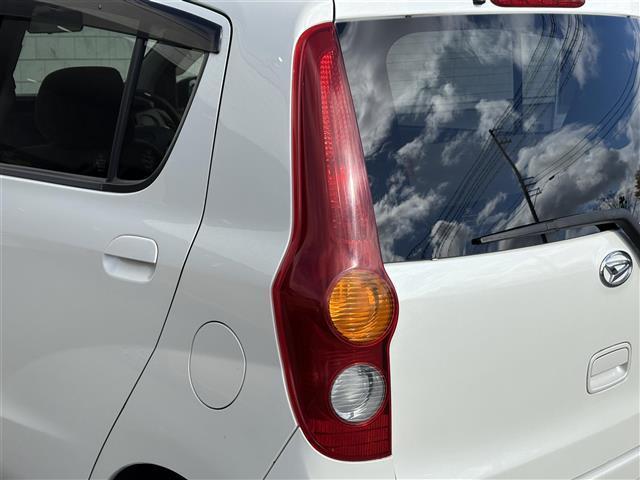 ミラ Ｘリミテッド　ＥＲ　冬タイヤ社外アルミ車載　社外ナビ　フルセグＴＶ　Ｂｌｕｅｔｏｏｔｈ　　動格納ミラー　キーレス　スペアキー　ドアバイザー　フロアマット（16枚目）