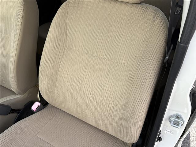 ミラ Ｘリミテッド　ＥＲ　冬タイヤ社外アルミ車載　社外ナビ　フルセグＴＶ　Ｂｌｕｅｔｏｏｔｈ　　動格納ミラー　キーレス　スペアキー　ドアバイザー　フロアマット（37枚目）