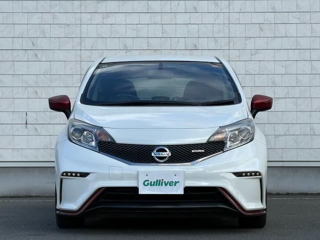 ノート ニスモ　禁煙車　専用ステアリング　純正ナビ　フルセグＴＶ　Ｂｌｕｅｔｏｏｔｈ　ＬＥＤヘッドライト　ＬＥＤフォグライト　リアフォグ　プッシュスタート　電動格納ミラー　シガーソケット（6枚目）