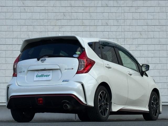 ノート ニスモ　禁煙車　専用ステアリング　純正ナビ　フルセグＴＶ　Ｂｌｕｅｔｏｏｔｈ　ＬＥＤヘッドライト　ＬＥＤフォグライト　リアフォグ　プッシュスタート　電動格納ミラー　シガーソケット（12枚目）