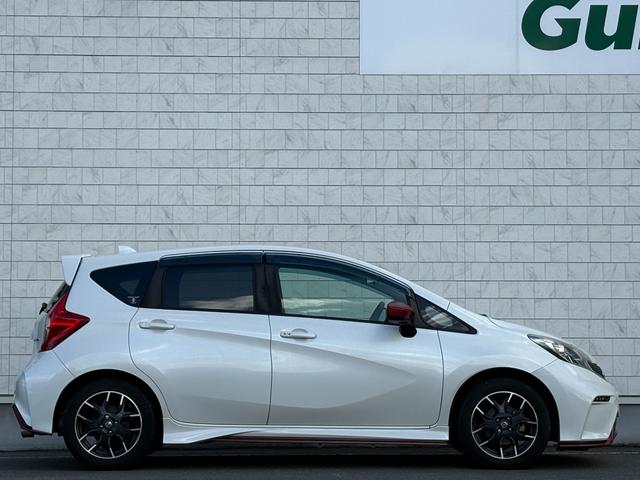 ノート ニスモ　禁煙車　専用ステアリング　純正ナビ　フルセグＴＶ　Ｂｌｕｅｔｏｏｔｈ　ＬＥＤヘッドライト　ＬＥＤフォグライト　リアフォグ　プッシュスタート　電動格納ミラー　シガーソケット（13枚目）