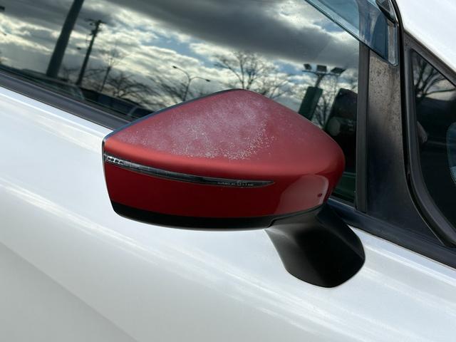 ノート ニスモ　禁煙車　専用ステアリング　純正ナビ　フルセグＴＶ　Ｂｌｕｅｔｏｏｔｈ　ＬＥＤヘッドライト　ＬＥＤフォグライト　リアフォグ　プッシュスタート　電動格納ミラー　シガーソケット（14枚目）