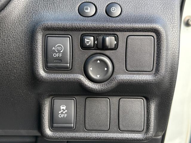 ノート ニスモ　禁煙車　専用ステアリング　純正ナビ　フルセグＴＶ　Ｂｌｕｅｔｏｏｔｈ　ＬＥＤヘッドライト　ＬＥＤフォグライト　リアフォグ　プッシュスタート　電動格納ミラー　シガーソケット（32枚目）