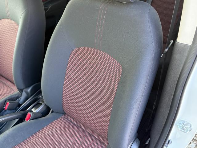 ノート ニスモ　禁煙車　専用ステアリング　純正ナビ　フルセグＴＶ　Ｂｌｕｅｔｏｏｔｈ　ＬＥＤヘッドライト　ＬＥＤフォグライト　リアフォグ　プッシュスタート　電動格納ミラー　シガーソケット（44枚目）