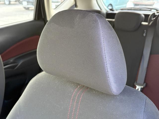 ノート ニスモ　禁煙車　専用ステアリング　純正ナビ　フルセグＴＶ　Ｂｌｕｅｔｏｏｔｈ　ＬＥＤヘッドライト　ＬＥＤフォグライト　リアフォグ　プッシュスタート　電動格納ミラー　シガーソケット（45枚目）