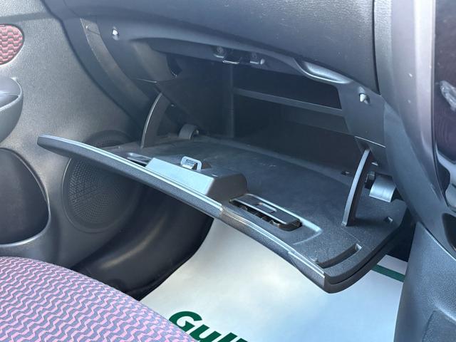 ノート ニスモ　禁煙車　専用ステアリング　純正ナビ　フルセグＴＶ　Ｂｌｕｅｔｏｏｔｈ　ＬＥＤヘッドライト　ＬＥＤフォグライト　リアフォグ　プッシュスタート　電動格納ミラー　シガーソケット（47枚目）