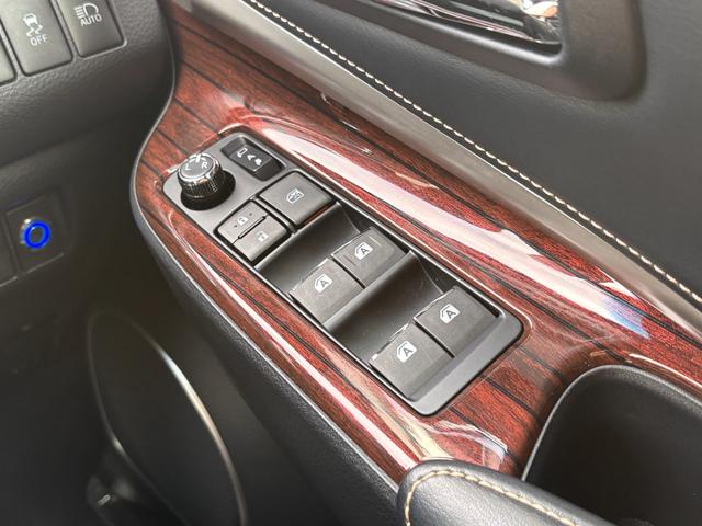 ハリアーハイブリッド プレミアム　アドバンスドパッケージ　禁煙車　モデリスタエアロ　５ＺＩＧＥＮマフラー　ＴＡＮＡＢＥ車高調　ＴＷＳ２０インチホイール　クスコタワーバー　クスコフロアパワーブレース　レザーシート　全方位カメラ　シートヒーター　ＡＣ１００Ｖ（40枚目）