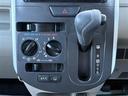 Ｌ　ＳＡ　禁煙車　４ＷＤ　冬タイヤ社外アルミ車載　社外ナビ　フルセグＴＶ　Ｂｌｕｅｔｏｏｔｈ　２列目サンシェード　横滑り防止装置　電動格納ミラー　ドアバイザー　フロアマット（22枚目）