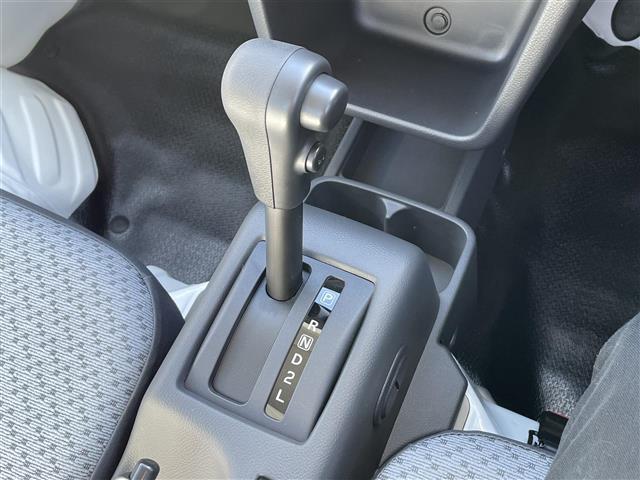 ミニキャブトラック Ｍ　４ＷＤ　横滑り防止装置　ラジオチューナー　オートライト　アイドリングストップ　ヘッドライトレベライザー　Ｗエアバッグ（11枚目）