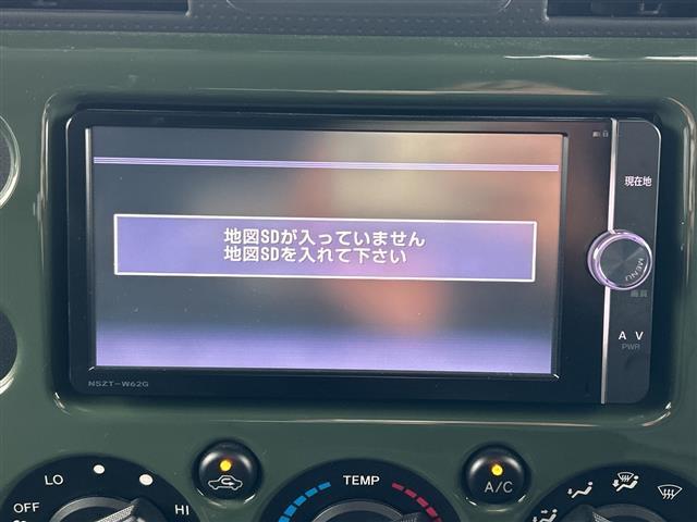 ＦＪクルーザー ベースグレード　ツートンカラー　Ｍ／Ｔタイヤ　ルーフラック　サイドステップ　社外１７ＡＷ　４ＷＤ　背面タイヤ　ナビ　ＮＳＺＴ－Ｗ６２Ｇ　バックカメラ　ＣＤ　ＤＶＤ　Ｂｔ　ＥＴＣ　ドラレコ　マット　バイザー　キーレス（2枚目）