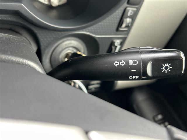 ＦＪクルーザー ベースグレード　ツートンカラー　Ｍ／Ｔタイヤ　ルーフラック　サイドステップ　社外１７ＡＷ　４ＷＤ　背面タイヤ　ナビ　ＮＳＺＴ－Ｗ６２Ｇ　バックカメラ　ＣＤ　ＤＶＤ　Ｂｔ　ＥＴＣ　ドラレコ　マット　バイザー　キーレス（6枚目）