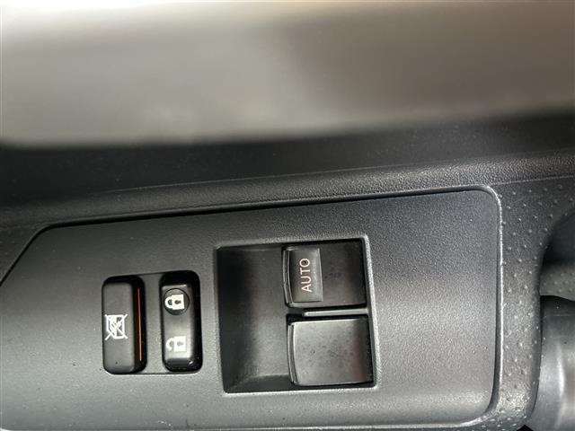 ＦＪクルーザー ベースグレード　ツートンカラー　Ｍ／Ｔタイヤ　ルーフラック　サイドステップ　社外１７ＡＷ　４ＷＤ　背面タイヤ　ナビ　ＮＳＺＴ－Ｗ６２Ｇ　バックカメラ　ＣＤ　ＤＶＤ　Ｂｔ　ＥＴＣ　ドラレコ　マット　バイザー　キーレス（13枚目）