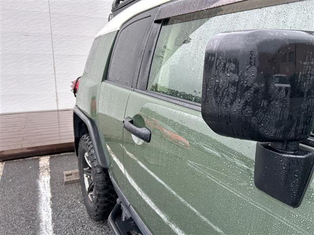 ＦＪクルーザー ベースグレード　ツートンカラー　Ｍ／Ｔタイヤ　ルーフラック　サイドステップ　社外１７ＡＷ　４ＷＤ　背面タイヤ　ナビ　ＮＳＺＴ－Ｗ６２Ｇ　バックカメラ　ＣＤ　ＤＶＤ　Ｂｔ　ＥＴＣ　ドラレコ　マット　バイザー　キーレス（33枚目）