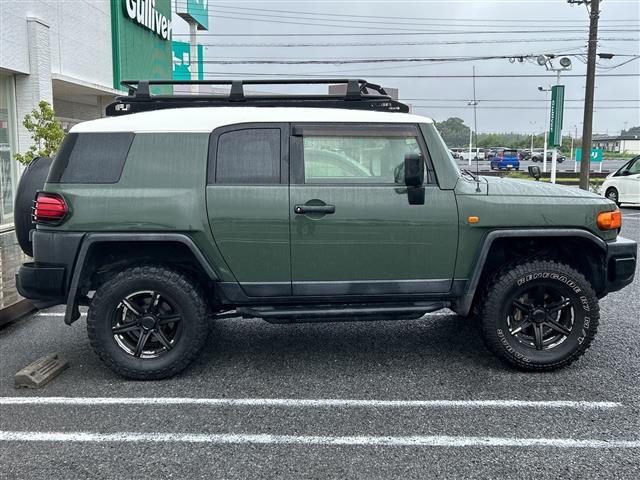 ＦＪクルーザー ベースグレード　ツートンカラー　Ｍ／Ｔタイヤ　ルーフラック　サイドステップ　社外１７ＡＷ　４ＷＤ　背面タイヤ　ナビ　ＮＳＺＴ－Ｗ６２Ｇ　バックカメラ　ＣＤ　ＤＶＤ　Ｂｔ　ＥＴＣ　ドラレコ　マット　バイザー　キーレス（38枚目）