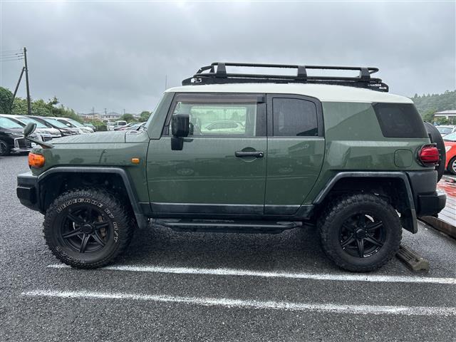 ＦＪクルーザー ベースグレード　ツートンカラー　Ｍ／Ｔタイヤ　ルーフラック　サイドステップ　社外１７ＡＷ　４ＷＤ　背面タイヤ　ナビ　ＮＳＺＴ－Ｗ６２Ｇ　バックカメラ　ＣＤ　ＤＶＤ　Ｂｔ　ＥＴＣ　ドラレコ　マット　バイザー　キーレス（41枚目）