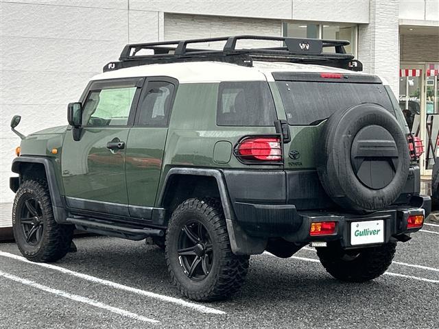 ＦＪクルーザー ベースグレード　ツートンカラー　Ｍ／Ｔタイヤ　ルーフラック　サイドステップ　社外１７ＡＷ　４ＷＤ　背面タイヤ　ナビ　ＮＳＺＴ－Ｗ６２Ｇ　バックカメラ　ＣＤ　ＤＶＤ　Ｂｔ　ＥＴＣ　ドラレコ　マット　バイザー　キーレス（42枚目）