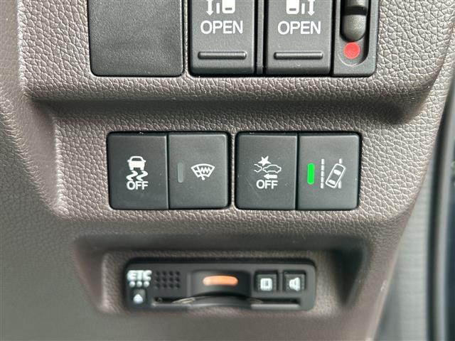 フリードハイブリッド ハイブリッド・Ｇホンダセンシング　９型ナビＶＸＭ－２０７ＶＦＮｉ　バックカメラ　両側パワースライドドア　ドラレコ　ＥＴＣ　レーダークルーズ　ＢＴ　フルセグ　ＨＤＭＩ　シートヒーター　ＵＳＢ　ホンダセンシング　ＬＥＤライト　オートライト（6枚目）