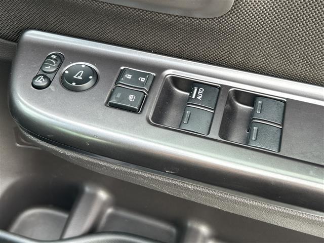 フリードハイブリッド ハイブリッド・Ｇホンダセンシング　９型ナビＶＸＭ－２０７ＶＦＮｉ　バックカメラ　両側パワースライドドア　ドラレコ　ＥＴＣ　レーダークルーズ　ＢＴ　フルセグ　ＨＤＭＩ　シートヒーター　ＵＳＢ　ホンダセンシング　ＬＥＤライト　オートライト（18枚目）