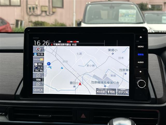 オデッセイハイブリッド ｅ：ＨＥＶアブソルート・ＥＸ　１オーナー　ナビ　全方位カメラ　フリップダウンモニター両側電動スライドドア　２．０ＥＴＣ　ＵＳＢ　ホンダセンシング　電動バックドア　クルコン　シートヒーター　スマートキー　１８インチＡＷ　ＬＥＤライト（9枚目）