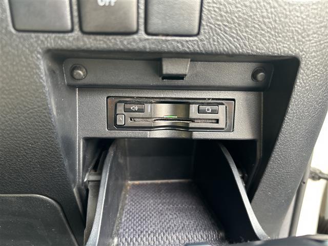 ヴェルファイア ２．５Ｖ　アルパイン１１型ナビＥＶ１１Ｚ　アルパインフリップダウンモニター　バックカメラ　両側電動スライドドア　電動バックドア　ウッド調コンビハンドル　ＥＴＣ　ドラレコ　前後センサー　エアロ　純正１７インチＡＷ（10枚目）