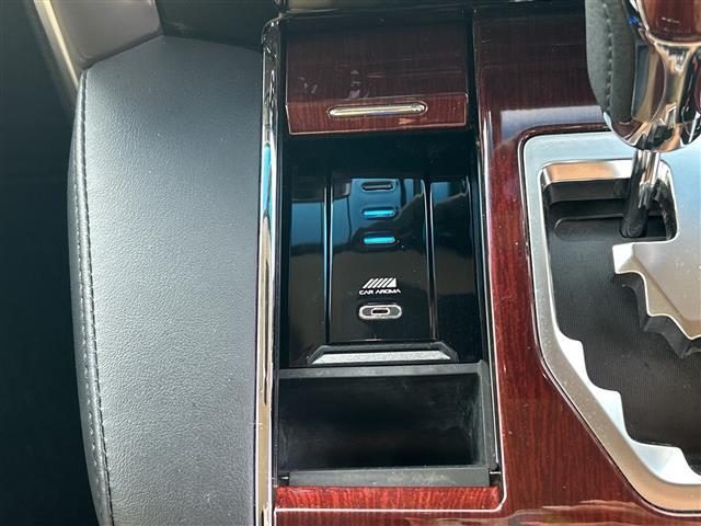 ヴェルファイア ２．５Ｖ　アルパイン１１型ナビＥＶ１１Ｚ　アルパインフリップダウンモニター　バックカメラ　両側電動スライドドア　電動バックドア　ウッド調コンビハンドル　ＥＴＣ　ドラレコ　前後センサー　エアロ　純正１７インチＡＷ（13枚目）