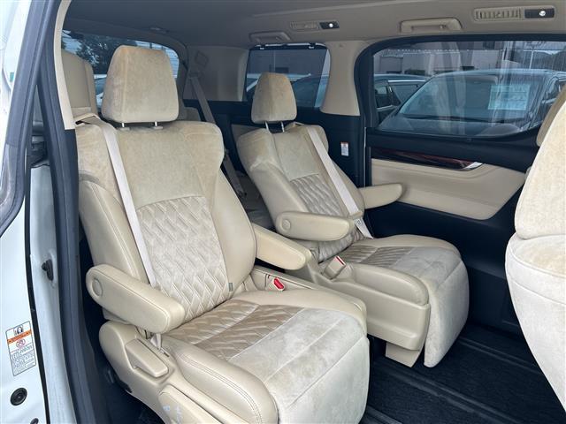 ヴェルファイア ２．５Ｖ　アルパイン１１型ナビＥＶ１１Ｚ　アルパインフリップダウンモニター　バックカメラ　両側電動スライドドア　電動バックドア　ウッド調コンビハンドル　ＥＴＣ　ドラレコ　前後センサー　エアロ　純正１７インチＡＷ（19枚目）