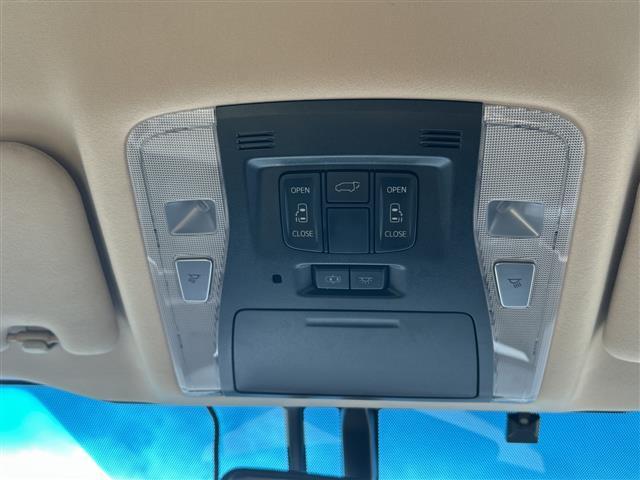 ヴェルファイア ２．５Ｖ　アルパイン１１型ナビＥＶ１１Ｚ　アルパインフリップダウンモニター　バックカメラ　両側電動スライドドア　電動バックドア　ウッド調コンビハンドル　ＥＴＣ　ドラレコ　前後センサー　エアロ　純正１７インチＡＷ（21枚目）