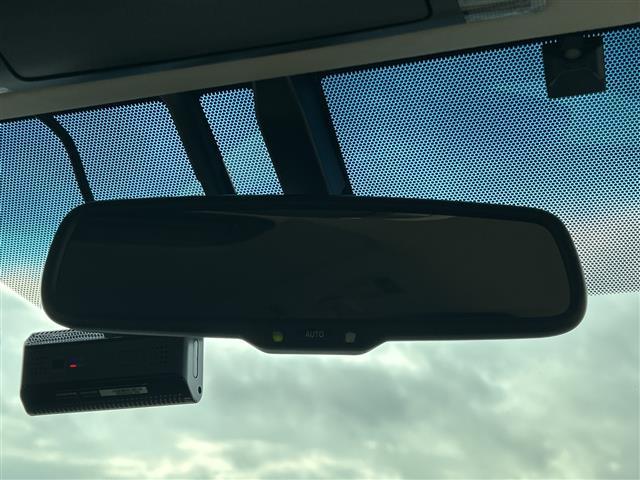 ヴェルファイア ２．５Ｖ　アルパイン１１型ナビＥＶ１１Ｚ　アルパインフリップダウンモニター　バックカメラ　両側電動スライドドア　電動バックドア　ウッド調コンビハンドル　ＥＴＣ　ドラレコ　前後センサー　エアロ　純正１７インチＡＷ（23枚目）