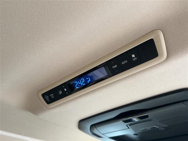 ヴェルファイア ２．５Ｖ　アルパイン１１型ナビＥＶ１１Ｚ　アルパインフリップダウンモニター　バックカメラ　両側電動スライドドア　電動バックドア　ウッド調コンビハンドル　ＥＴＣ　ドラレコ　前後センサー　エアロ　純正１７インチＡＷ（27枚目）