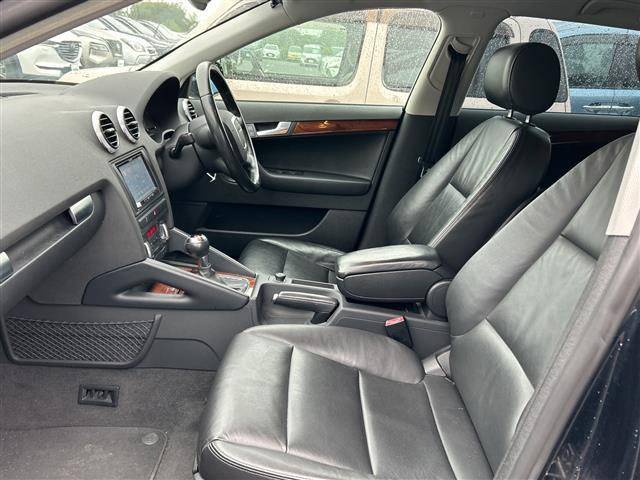 A3 スポーツバック1.4TFSI ナビAVIC-ZH08 黒革シート シートヒーター ETC フルセグTV BT DVD フロアマット キーレス 横滑り防止 バックセンサー キセノンライト オートライト 16インチブラックAW(19枚目)