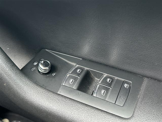 A3 スポーツバック1.4TFSI ナビAVIC-ZH08 黒革シート シートヒーター ETC フルセグTV BT DVD フロアマット キーレス 横滑り防止 バックセンサー キセノンライト オートライト 16インチブラックAW(29枚目)