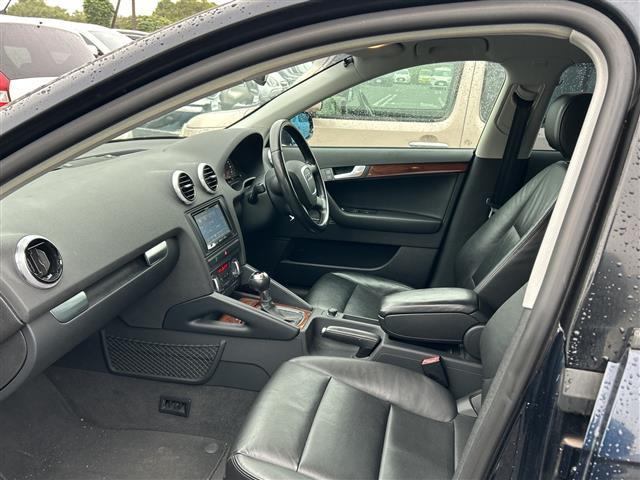 A3 スポーツバック1.4TFSI ナビAVIC-ZH08 黒革シート シートヒーター ETC フルセグTV BT DVD フロアマット キーレス 横滑り防止 バックセンサー キセノンライト オートライト 16インチブラックAW(30枚目)