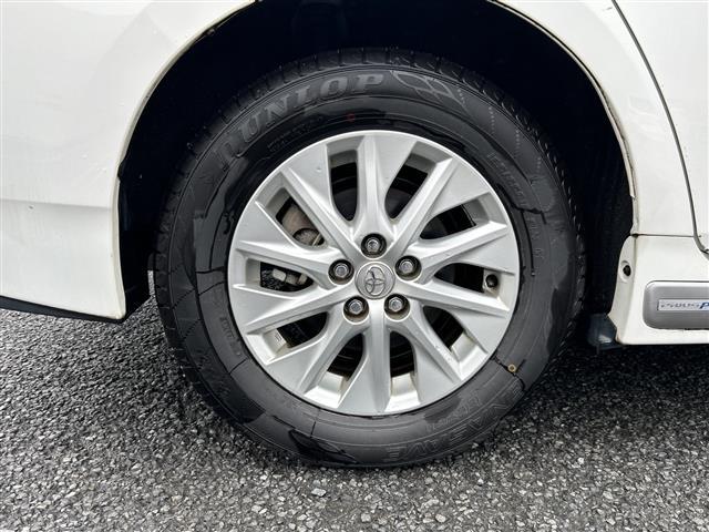 プリウスPHV S ナビAVIC-RZ301 ドラレコ AC100Vコンセント シートヒーター ステアリングヒーター DVD 充電ケーブル車載 スマートキー プッシュスタート マット バイザー HID オートライト(12枚目)