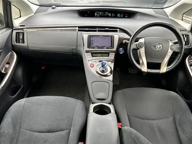 プリウスPHV S ナビAVIC-RZ301 ドラレコ AC100Vコンセント シートヒーター ステアリングヒーター DVD 充電ケーブル車載 スマートキー プッシュスタート マット バイザー HID オートライト(14枚目)