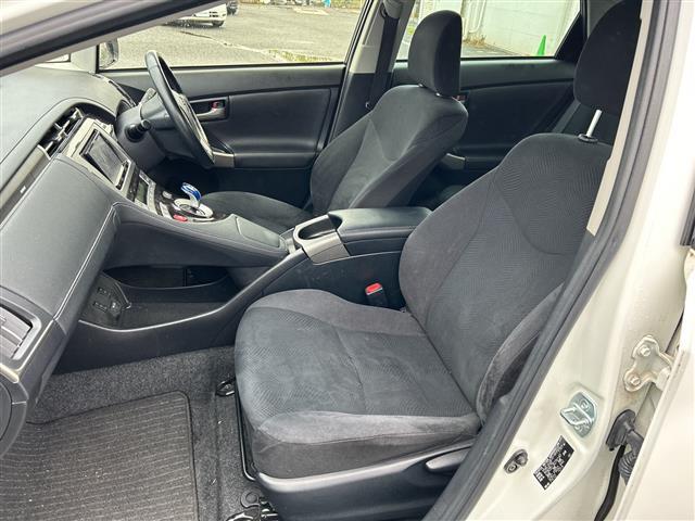 プリウスPHV S ナビAVIC-RZ301 ドラレコ AC100Vコンセント シートヒーター ステアリングヒーター DVD 充電ケーブル車載 スマートキー プッシュスタート マット バイザー HID オートライト(16枚目)