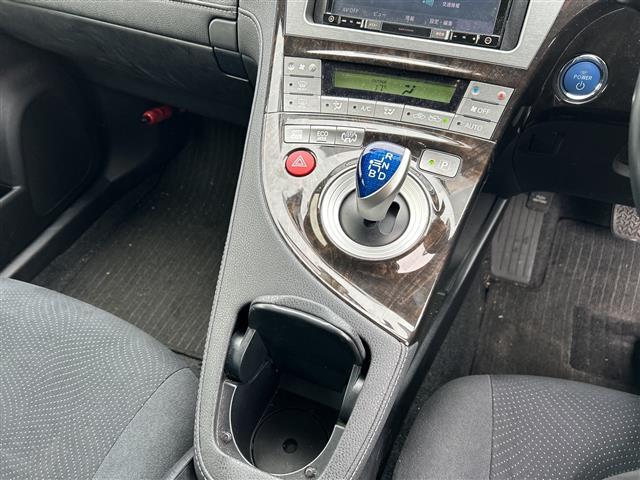 プリウスPHV S ナビAVIC-RZ301 ドラレコ AC100Vコンセント シートヒーター ステアリングヒーター DVD 充電ケーブル車載 スマートキー プッシュスタート マット バイザー HID オートライト(30枚目)