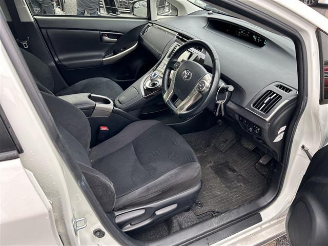 プリウスPHV S ナビAVIC-RZ301 ドラレコ AC100Vコンセント シートヒーター ステアリングヒーター DVD 充電ケーブル車載 スマートキー プッシュスタート マット バイザー HID オートライト(38枚目)