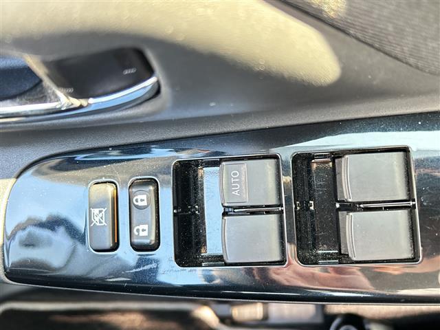 ヴィッツ F アミー ナビNSZT-W68T ETC Bカメ ワンオーナー ドラレコ フルセグTV Bt DVD レーンアシスト LEDライト オートライト オートマチックハイビーム 14インチAW コーナーセンサー(21枚目)