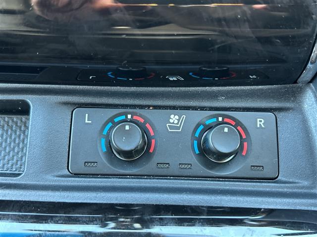 アルファード 2.5S Cパッケージ サンルーフ 皮 ナビ バックカメラ フリップダウンモニター フルセグ 2.0ETC ドラレコ 両側電動スライドドア 電動リアドア ステアヒーター 温冷シート 電動シート デジタルミラー クルコン(9枚目)