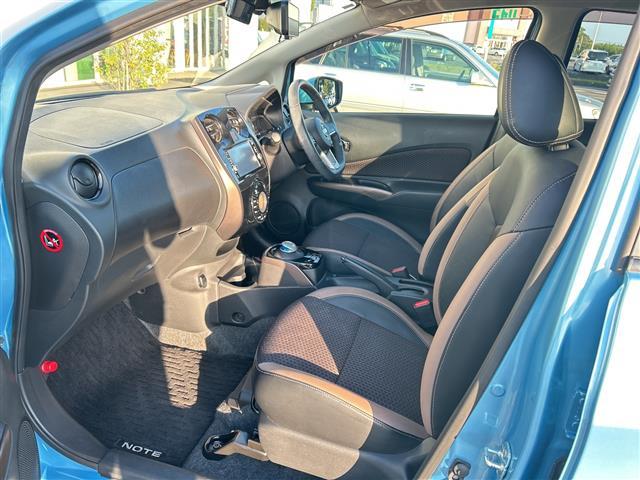ノート ｅ－パワー　メダリスト　ナビＭＭ３１６Ｄ－Ｗ　全方位カメラ　スマートルームミラー　ＥＴＣ　前後ドラレコ　エマージェンシーブレーキ　ソニックブルーカラー　前後センサー　１５インチＡＷ　スマートキー　オートライト　レーンアシスト（4枚目）