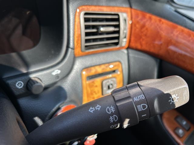 セルシオ C仕様 インテリアセレクション サンルーフ 黒革シート ナビ バックカメラ ETC エアシート 全席シートヒーター 全席電動シート ドラレコ 電動リアサンシェード ウッドコンビハンドル HID オートライト 純正16インチAW(21枚目)