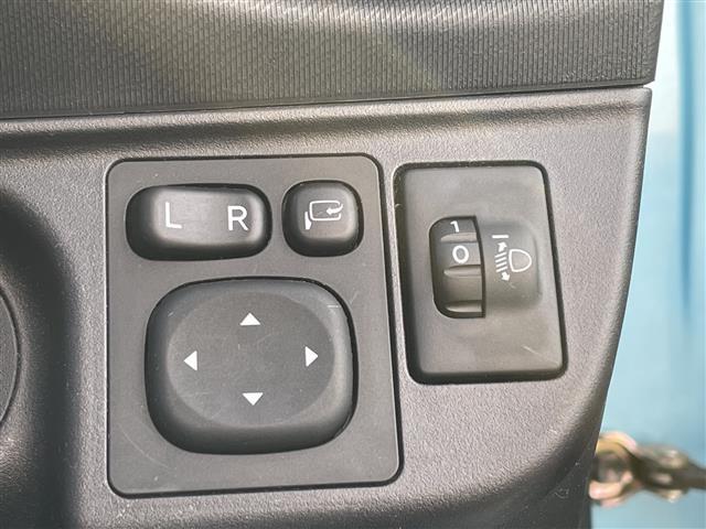 アクア S ナビNSCP-W62 ETC ブルートゥース キーレス 社外アルミホイール スタッドレスタイヤ積込 フロアマット ドアバイザー ウィンカーミラー 横滑り防止 パワーウィンドウ パワーステアリング(8枚目)