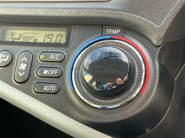 アクア S ナビNSCP-W62 ETC ブルートゥース キーレス 社外アルミホイール スタッドレスタイヤ積込 フロアマット ドアバイザー ウィンカーミラー 横滑り防止 パワーウィンドウ パワーステアリング(9枚目)