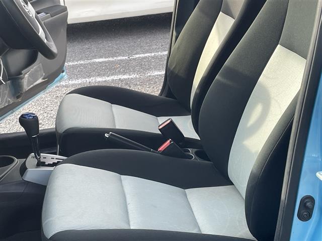 アクア S ナビNSCP-W62 ETC ブルートゥース キーレス 社外アルミホイール スタッドレスタイヤ積込 フロアマット ドアバイザー ウィンカーミラー 横滑り防止 パワーウィンドウ パワーステアリング(11枚目)