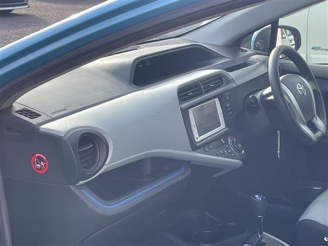 アクア S ナビNSCP-W62 ETC ブルートゥース キーレス 社外アルミホイール スタッドレスタイヤ積込 フロアマット ドアバイザー ウィンカーミラー 横滑り防止 パワーウィンドウ パワーステアリング(39枚目)