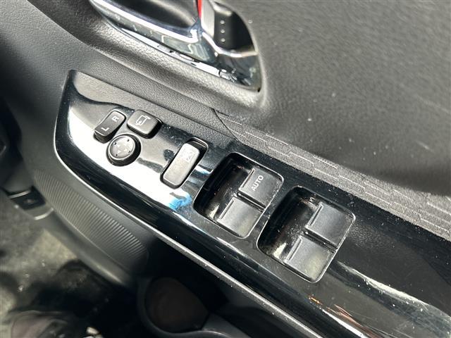 スペーシアカスタム XS パワースライドドア スマートキー プッシュスタート 社外15インチAW HID オートライト アイドリングストップ パワーステアリング パワーウィンドウ フロアマット オートエアコン(26枚目)