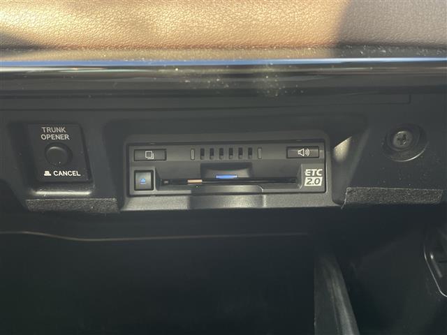 【運転席操作部】快適なドライブを楽しむための機能が装備されています！運転席から触れるので、使いやすいです！除菌プランいれていただくと、さらに清潔で安心していただけます！